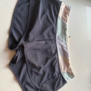 Lululemon Athletica Navy and Cream Shorts - size 8 women